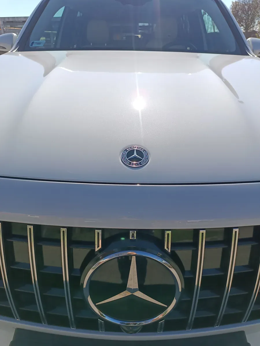 Mercedes – motorháztető és hűtőrács fényezés